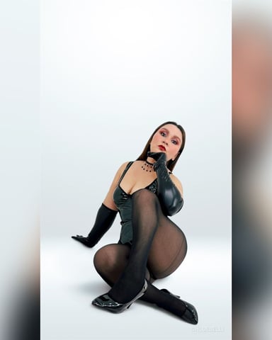 ChloeBelli photo