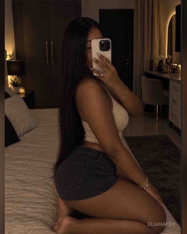 ElianaFey photo 1