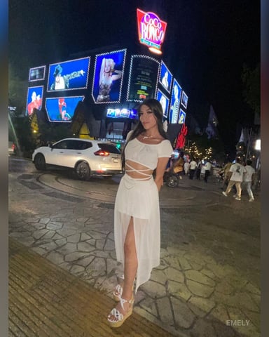 Emely foto