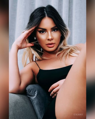 IzieAiko Foto