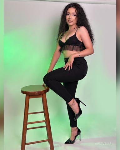 AriaVelis photo