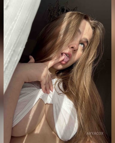AryaCox foto