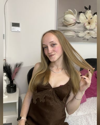 EllaMarlow photo