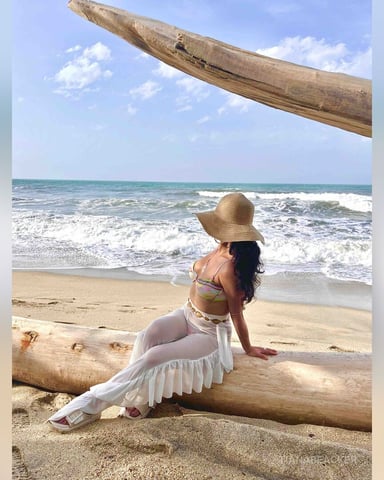 TianaBeacker photo