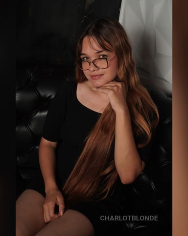 CharlotBlonde photo 2