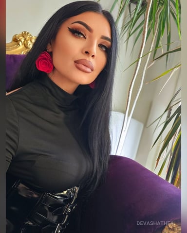 DevashaThea foto