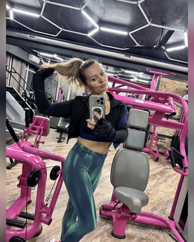 MonikaPeach foto