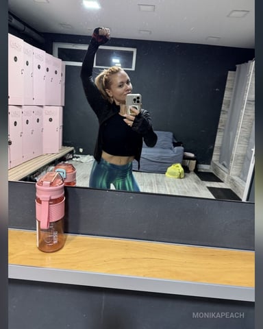 MonikaPeach foto