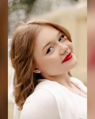 ElinaVale photo