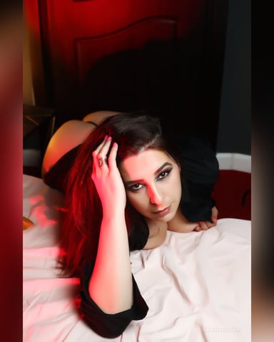 KarinaNoir photo 3