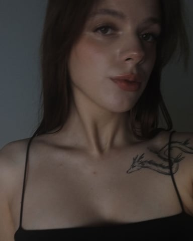AliceLideell photo 5