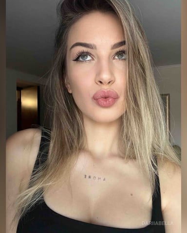 DariiaBella photo