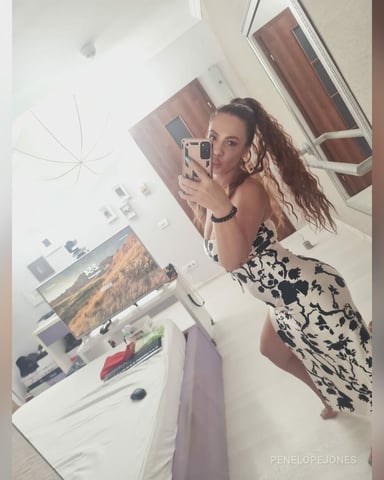 PenelopeJones photo