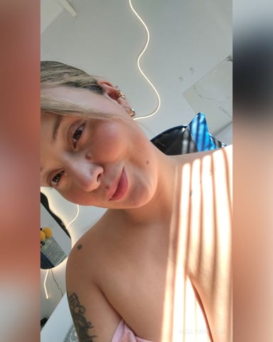 MellyWhatson photo 1
