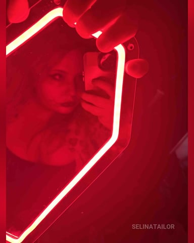 SelinaTailor foto