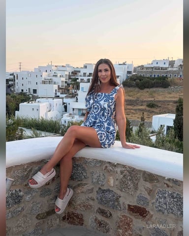 LaraAdler photo