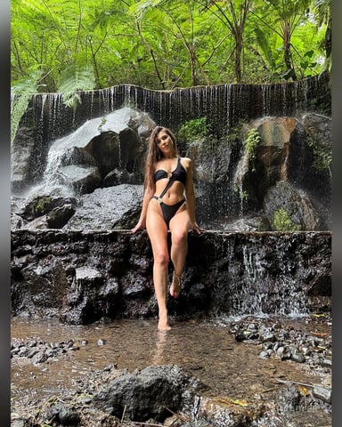 LaraAdler photo