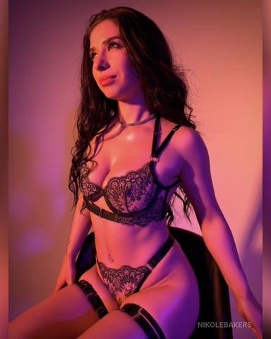 NikoleBakers foto