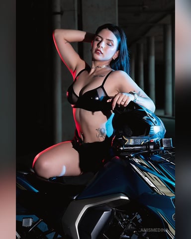 AnisMedina photo