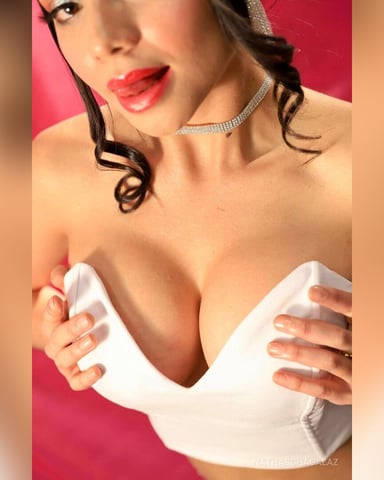 NathaschaGalaz photo