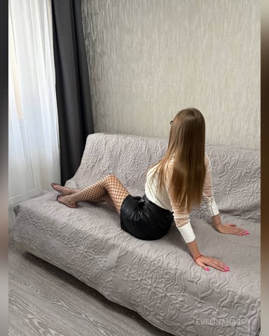 EvelinaHares Foto