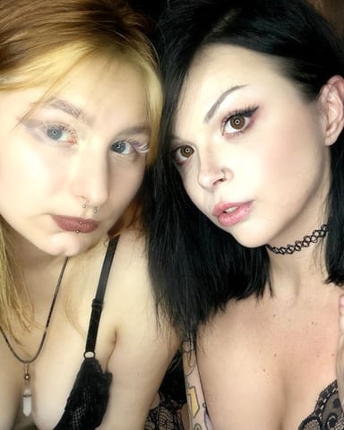 AikoAndJuleea photo 3