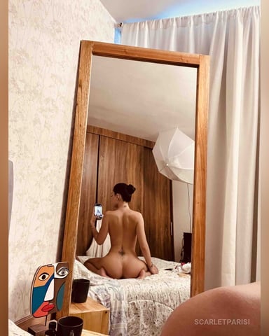 ScarletParisi Foto