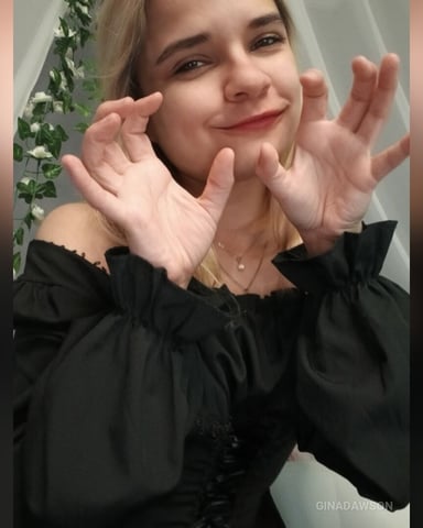 GinaDawson photo