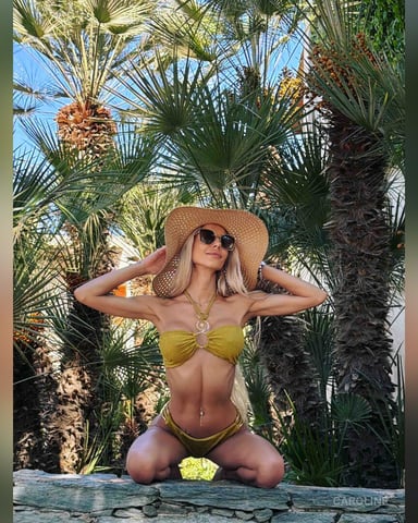 Caroline photo