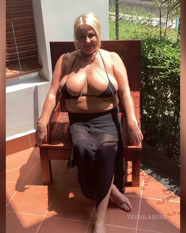 TrishLabone photo