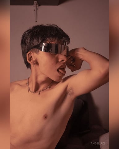 AngelLux Foto