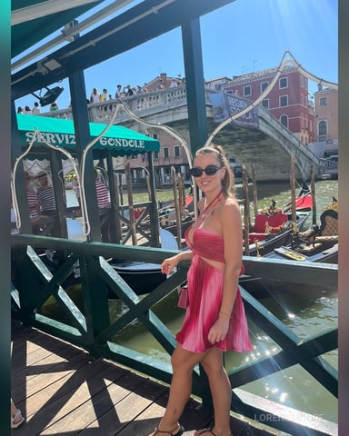 LoreneMoore photo