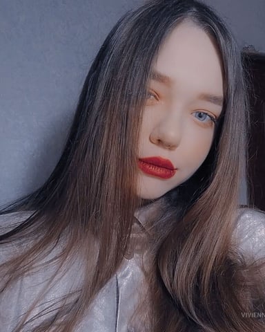 VivienneYori photo 1