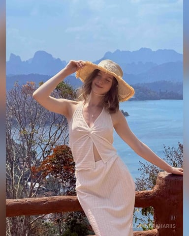 AlexandraHariis foto