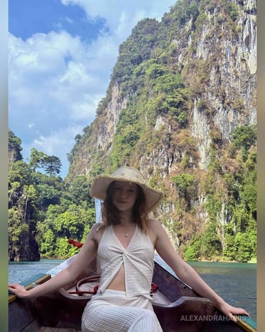 AlexandraHariis foto