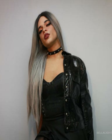 BellaLightwood photo