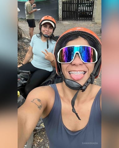 DaniaShada foto