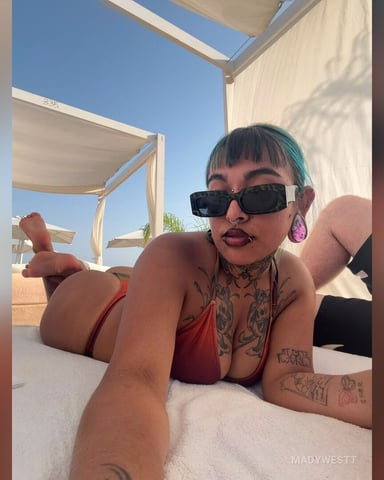 MadyWestt Foto