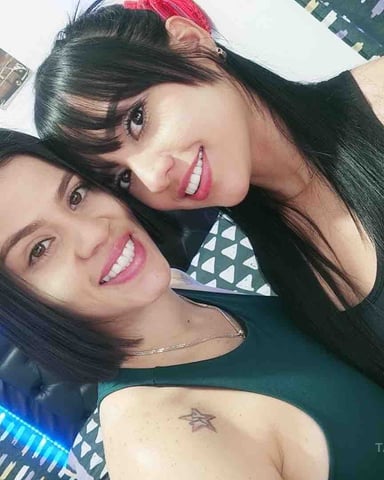 TatiandNatasha foto
