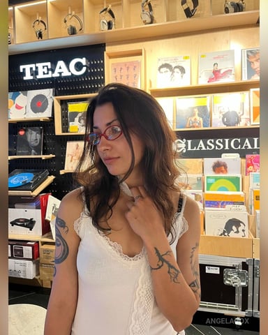 AngelaCox foto