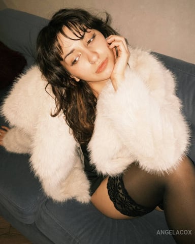 AngelaCox foto