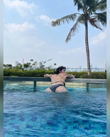 AngelaCox foto