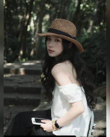 ZhiYue photo
