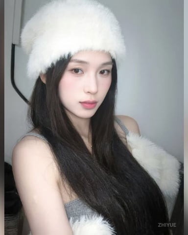ZhiYue photo