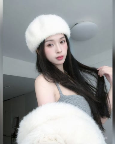 ZhiYue photo