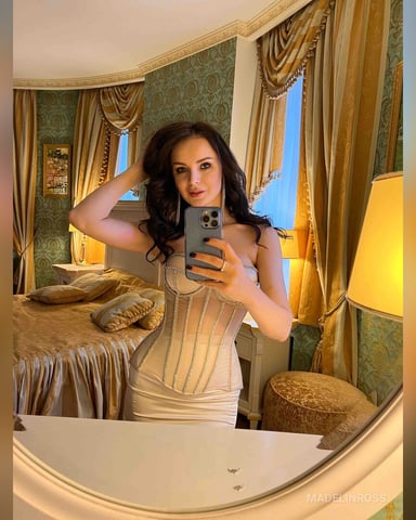MadelinRoss foto