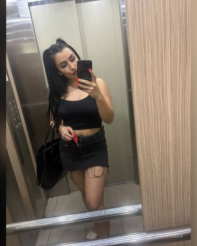 TiffanyVanes photo