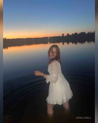 AprilOneli, fotografie
