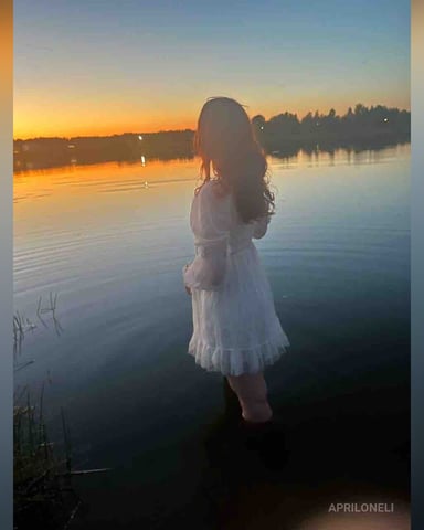 AprilOneli, fotografie