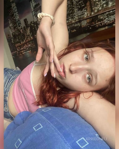 AprilOneli, fotografie